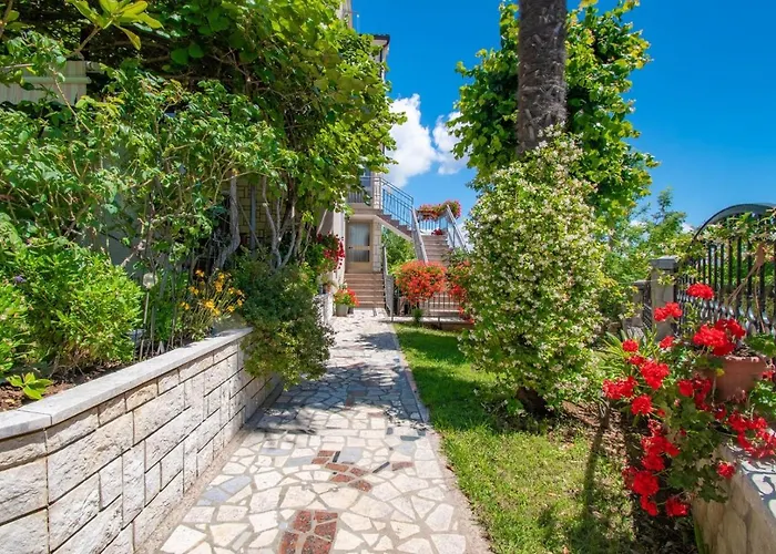 Kristina 아파트 로비니